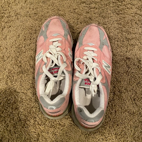 Pink New Balance Tennis Shoes - Picture 2 of 3